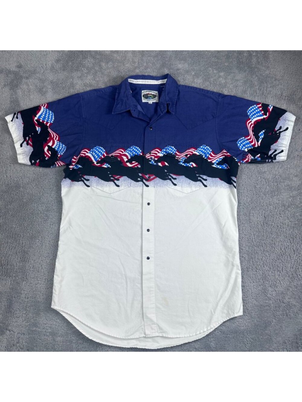 Cumberland Outfitters Mens Button-Down Shirt L Patriotic Horse Print Short Sleev